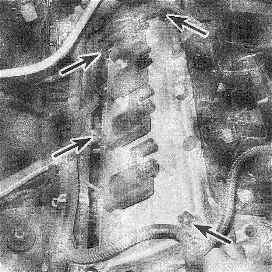 RAM Trucks Hemi engine Location of the harness clips on the right side valve cover