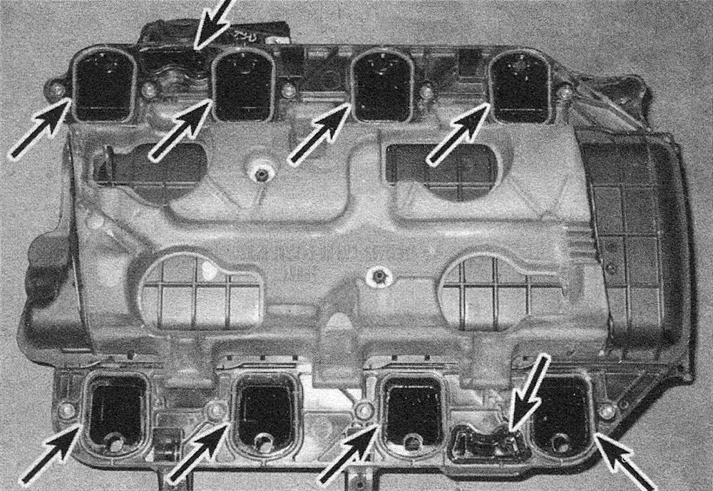 RAM Trucks Hemi engine If necessary, replace the intake manifold 0-rings with new ones. Make sure they seat properly in their grooves