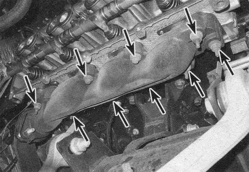 RAM Trucks Hemi engine Location of the exhaust manifold mounting bolts (right-side)