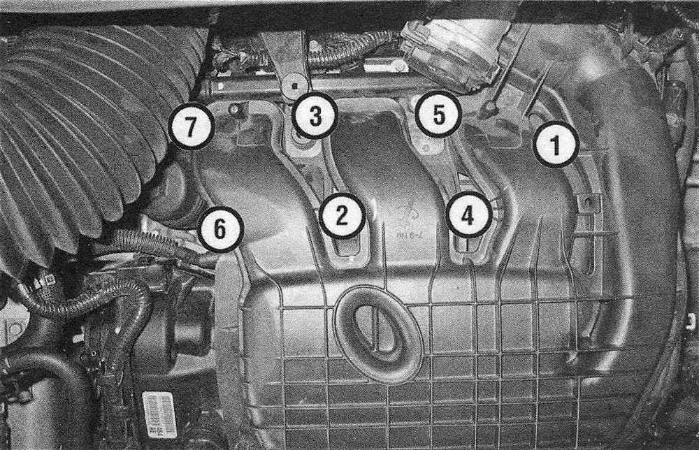 RAM Trucks 3.6L V6 engine Upper intake manifold bolt tightening sequence