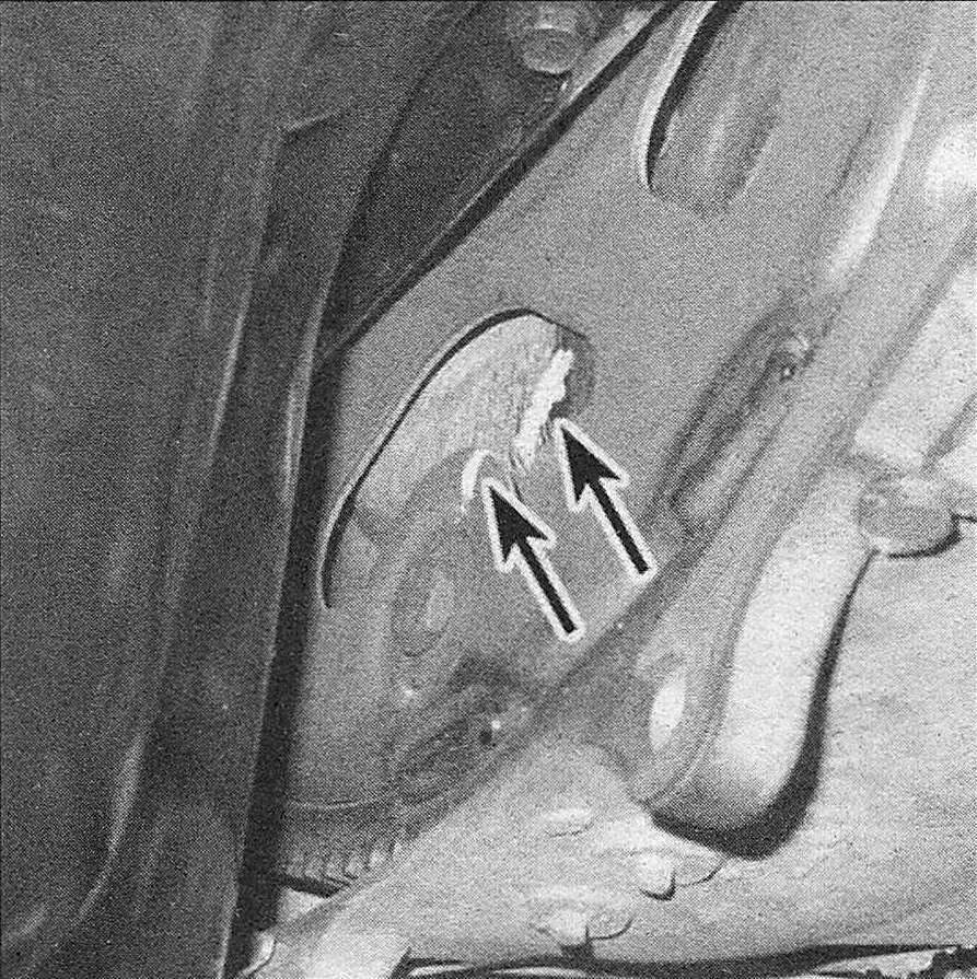 RAM Trucks  Automatic transmission If you're going to re-use the old torque converter, mark the relationship of the torque converter to the driveplate to ensure that their dynamic balance is preserved when the torque converter is reattached